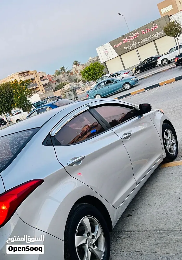 Hyundai Elantra 2012 photo 4