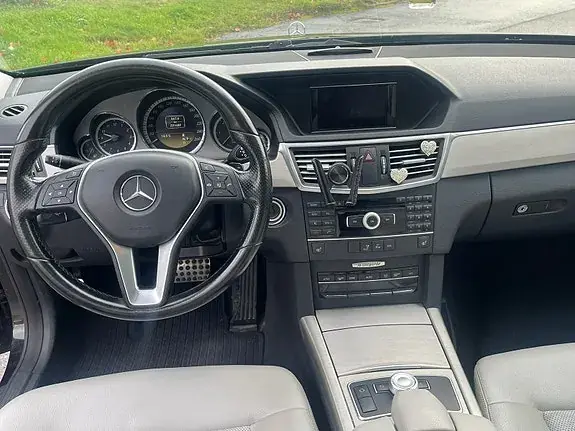 Mercedes-Benz E 220 2012 photo 3