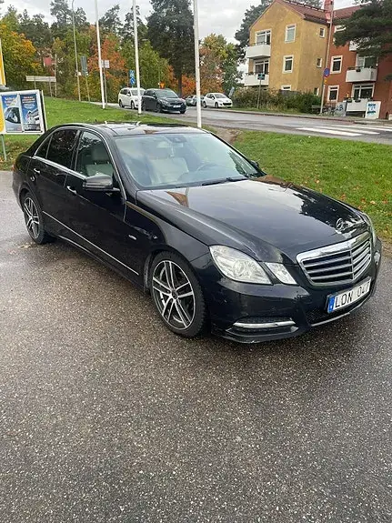 Mercedes-Benz E 220 2012 photo 2