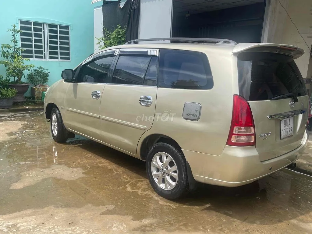 Toyota Innova 2006 photo 2