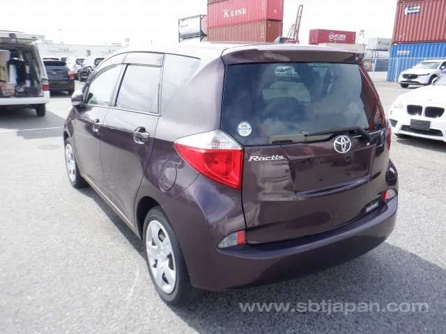 Toyota Ractis 2014 photo 3