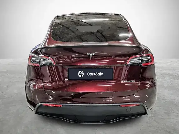 Tesla Model Y 2023 photo 4