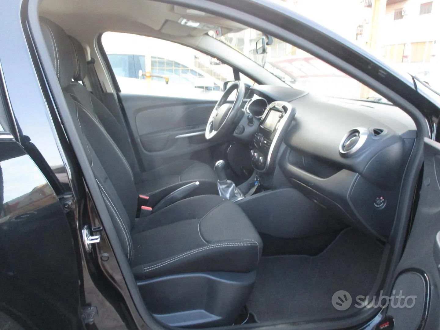 Renault Clio 2015 photo 4