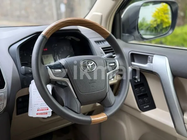 Toyota Land Cruiser Prado 2017 photo 3