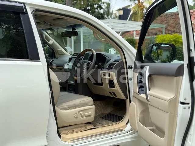 Toyota Land Cruiser Prado 2017 photo 2