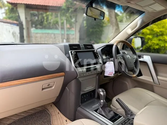 Toyota Land Cruiser Prado 2017 photo 5