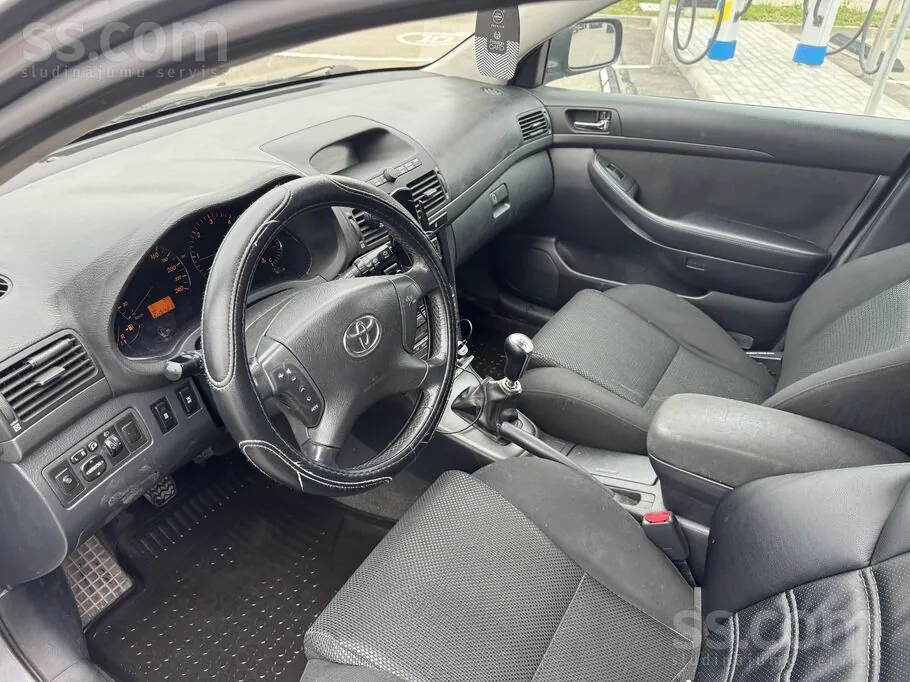 Toyota Avensis 2005 photo 5