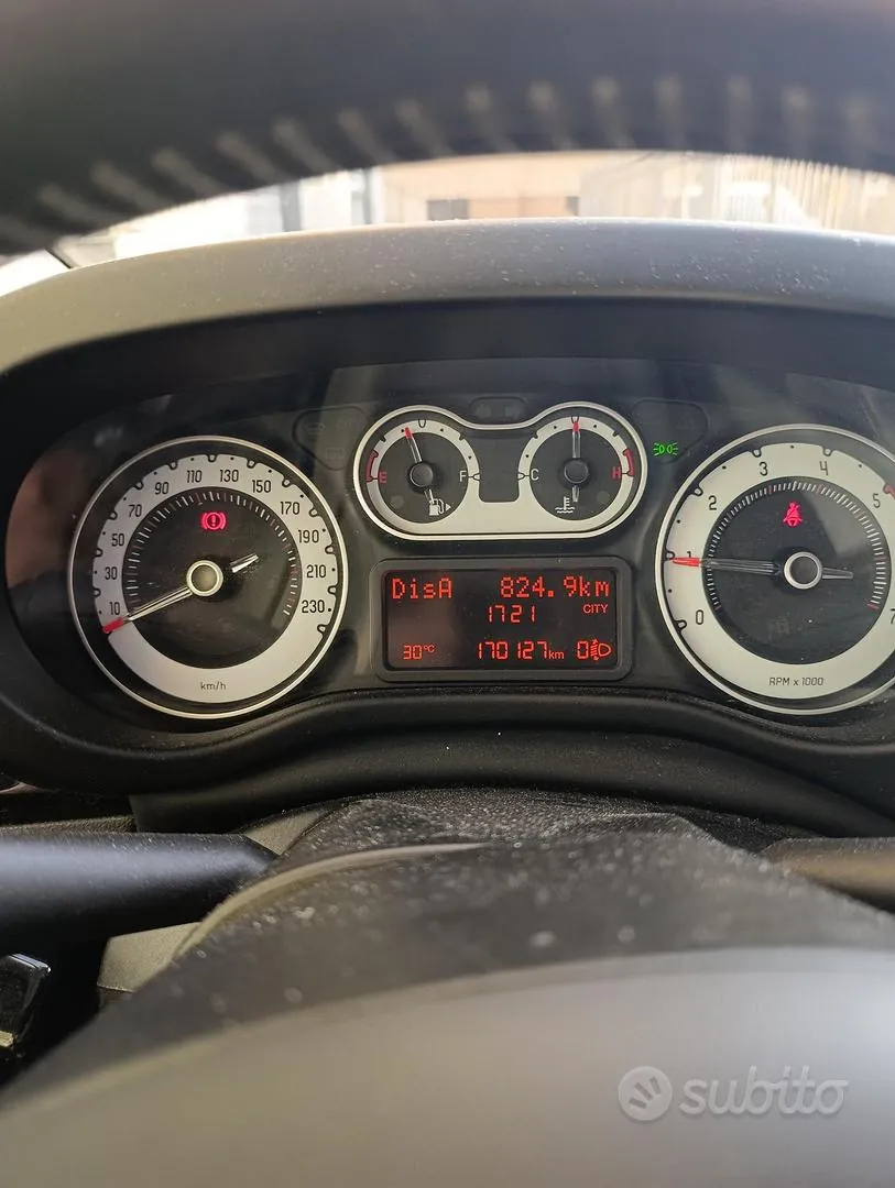 Fiat 500L 2012 photo 5