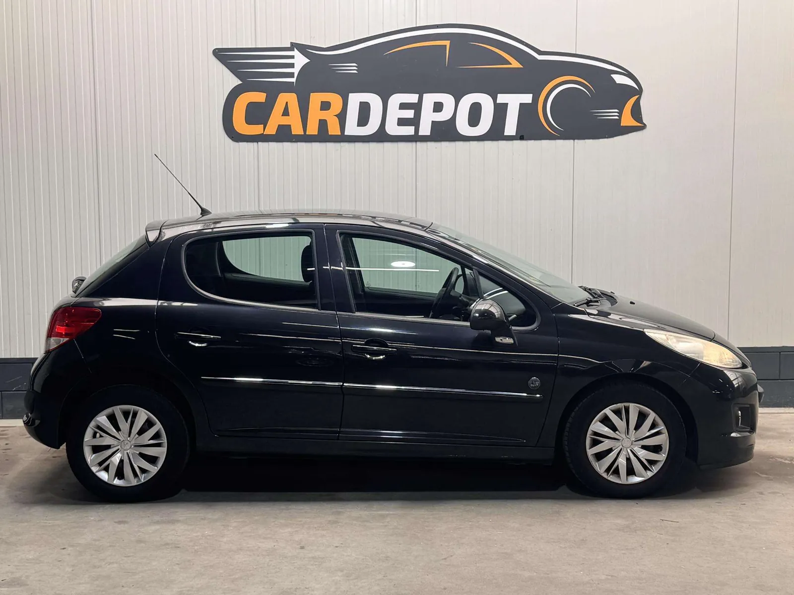 Peugeot 207 2012 photo 4