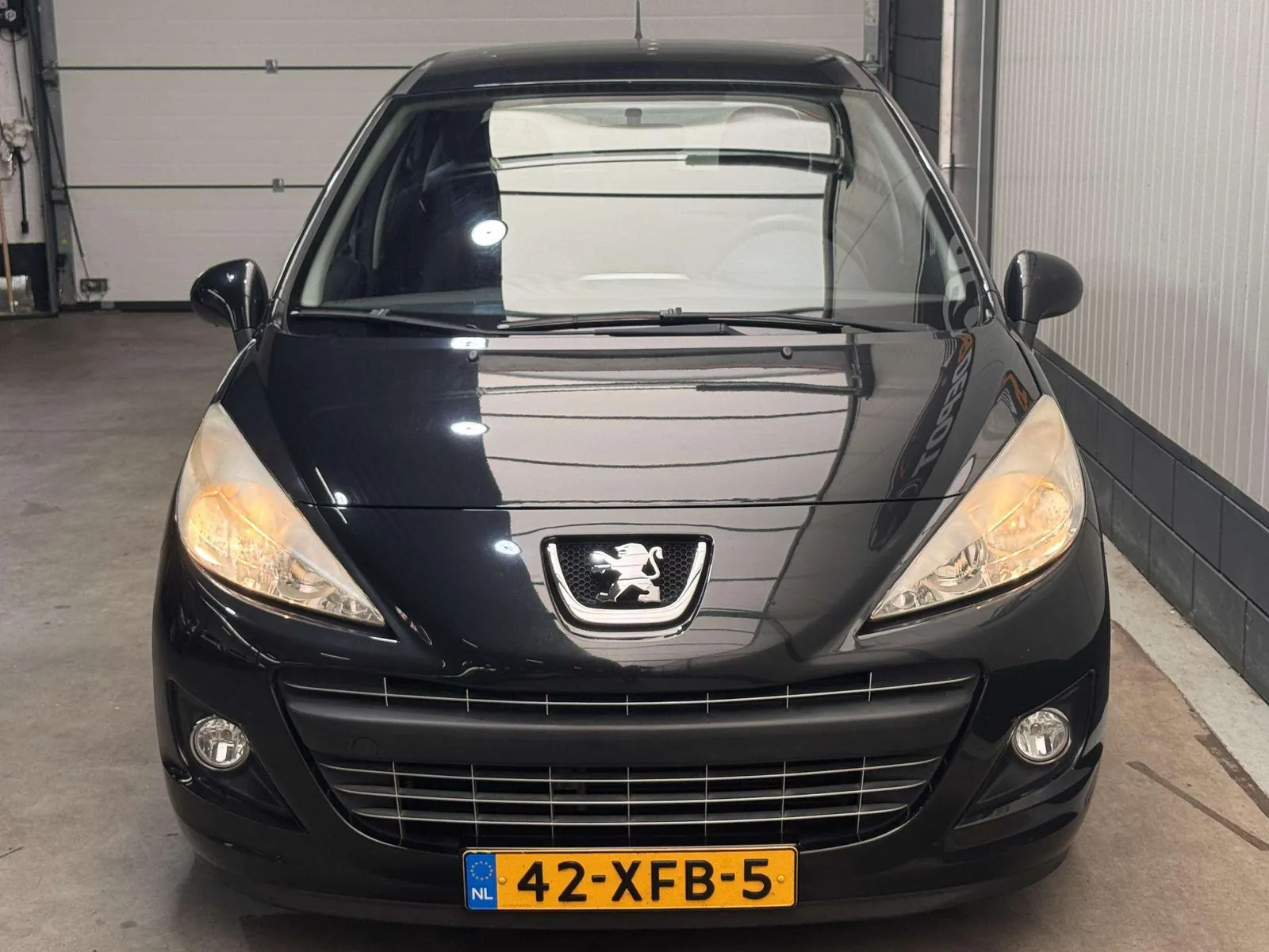 Peugeot 207 2012 photo 2