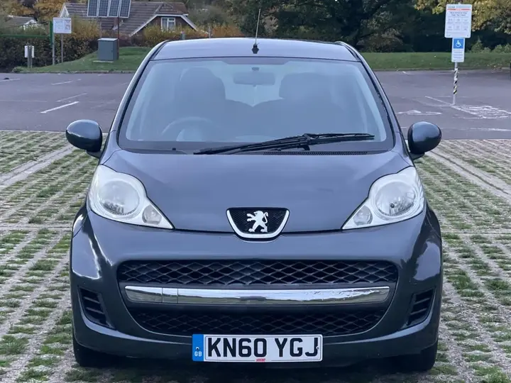 Peugeot 107 2010 photo 2