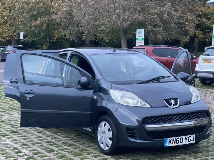Peugeot 107 2010 photo 5