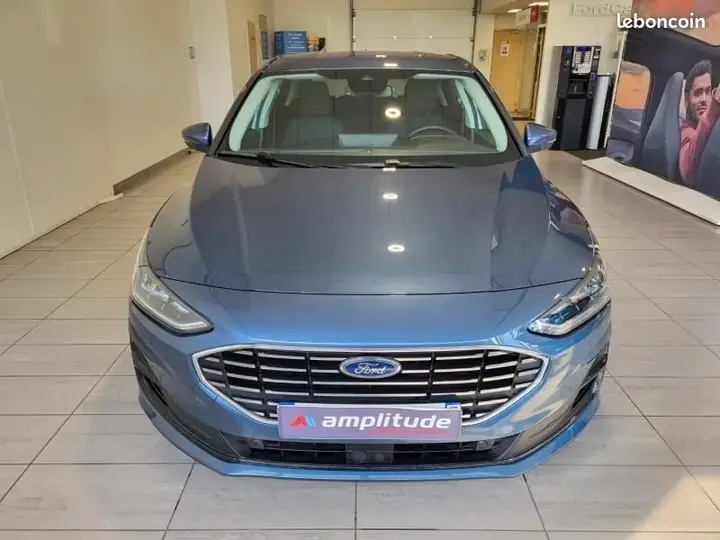 Ford Focus 2024 photo 2