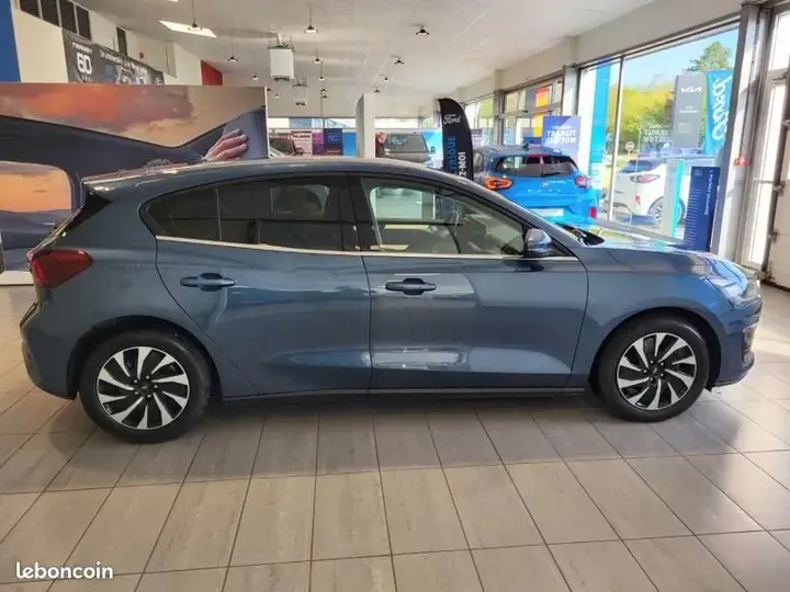 Ford Focus 2024 photo 4