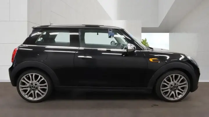 Mini Hatch 2015 photo 4