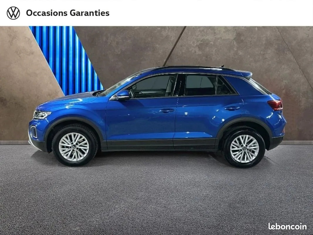 Volkswagen T-Roc 2023 photo 2