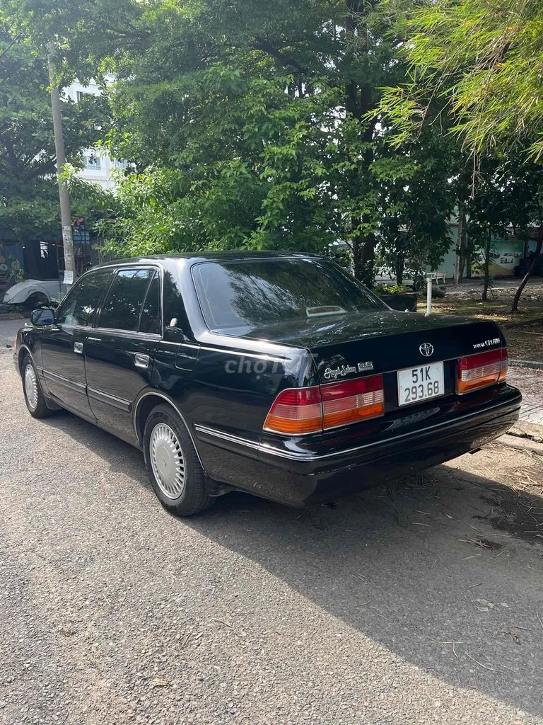 Toyota Crown 1996 photo 4