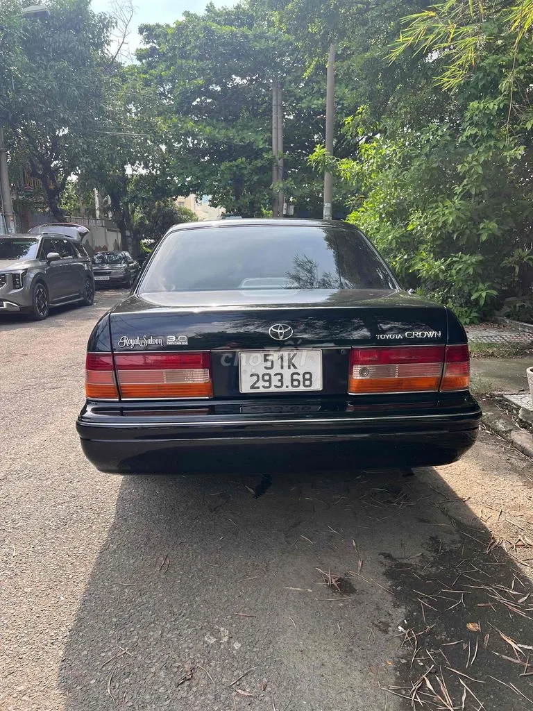 Toyota Crown 1996 photo 5