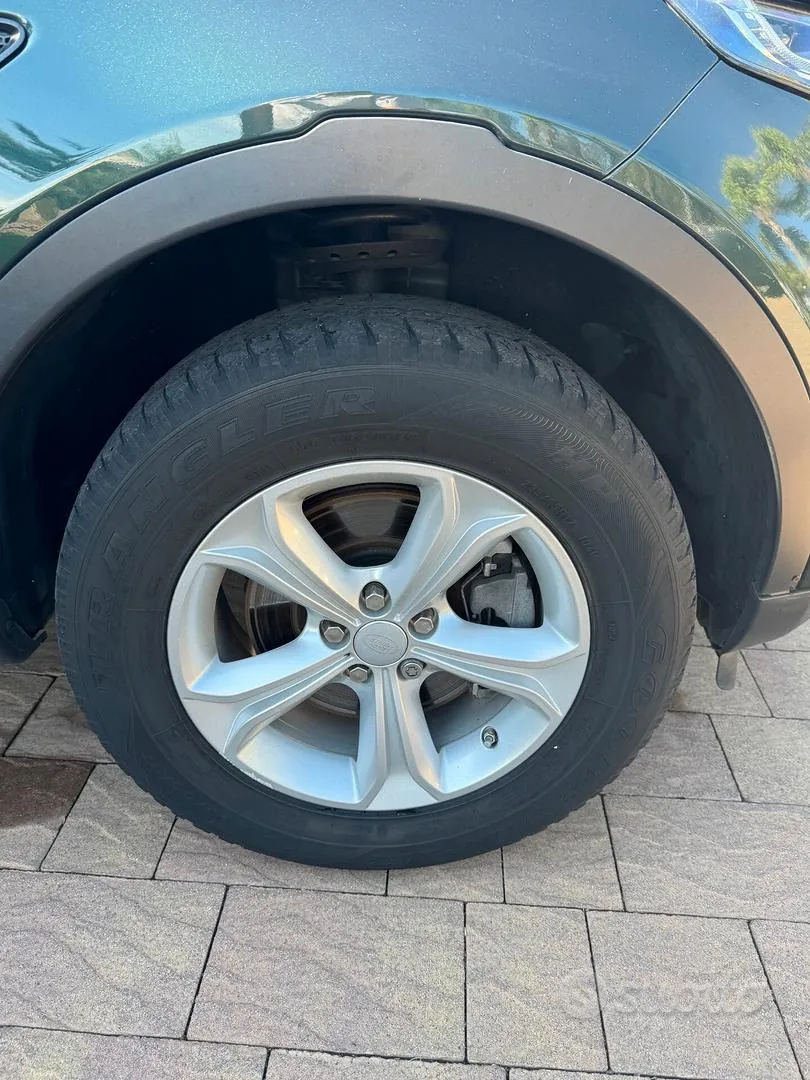 Land Rover Discovery Sport 2016 photo 2