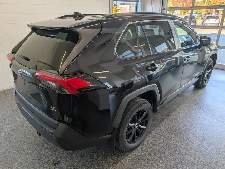 Toyota Rav4 2021 photo 3