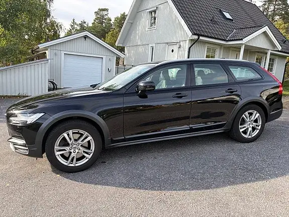 Volvo V90 Cross Country 2019 photo 2