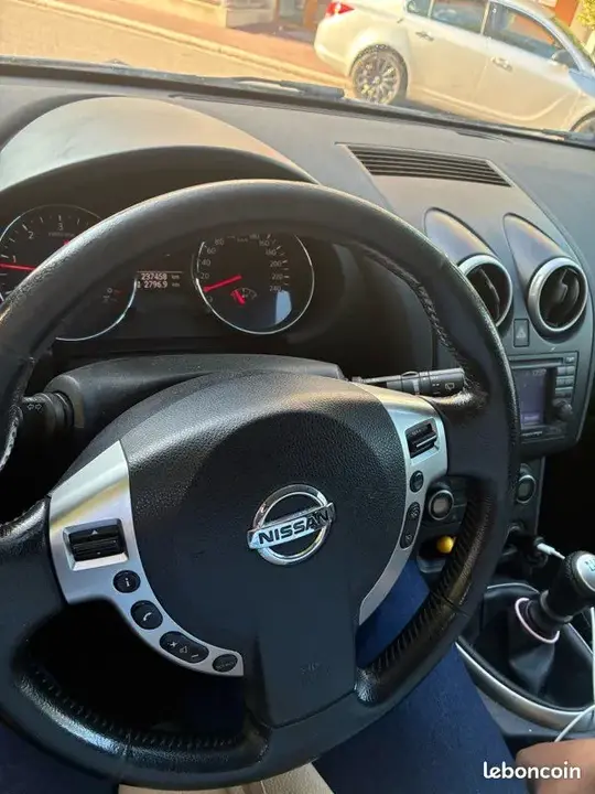 Nissan Qashqai 2010 photo 3