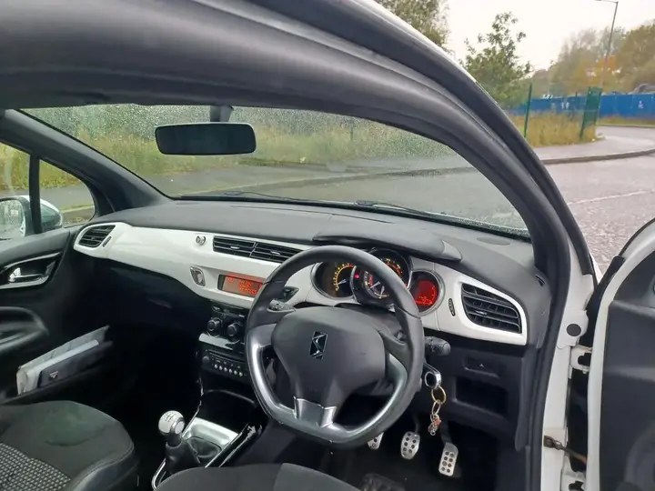 Citroen Ds3 2011 photo 3