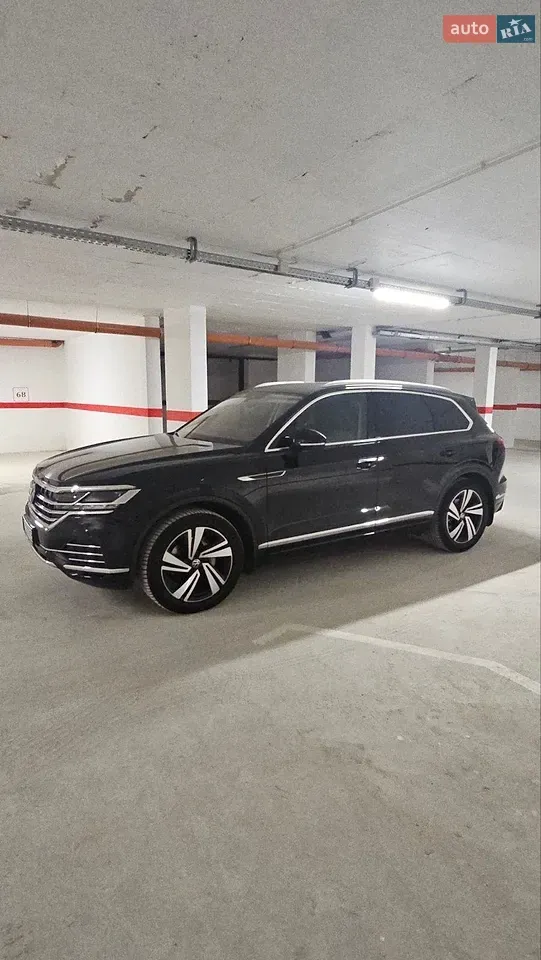 Volkswagen Touareg 2021 photo 2