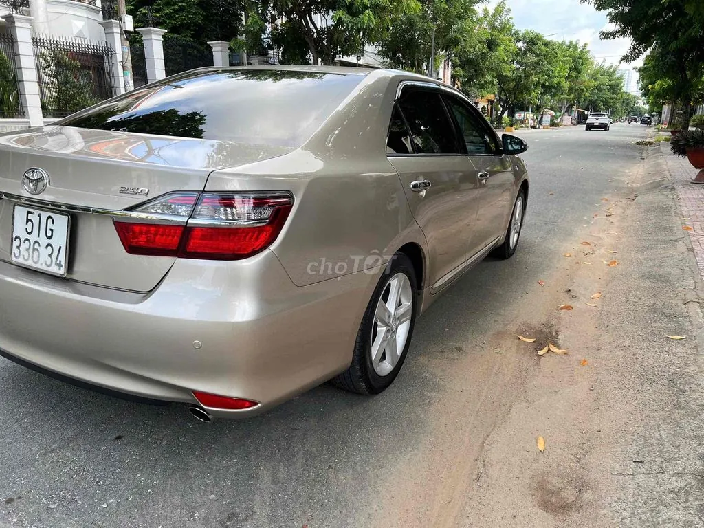 Toyota Camry 2017 photo 2