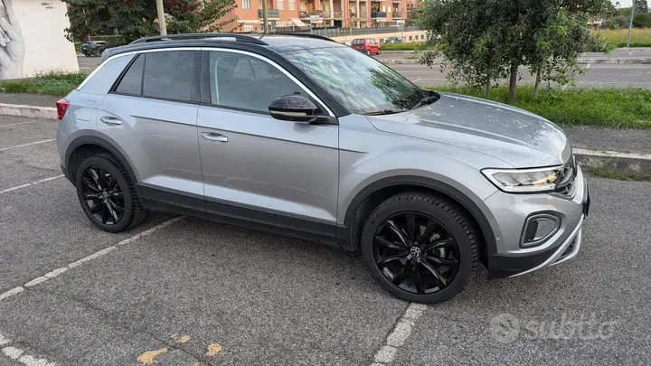 Volkswagen T-Roc 2023 photo 2