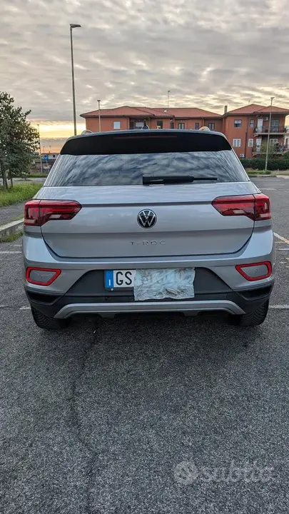 Volkswagen T-Roc 2023 photo 4