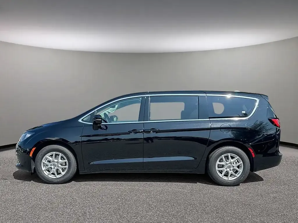 Chrysler Grand Caravan 2027 photo 3