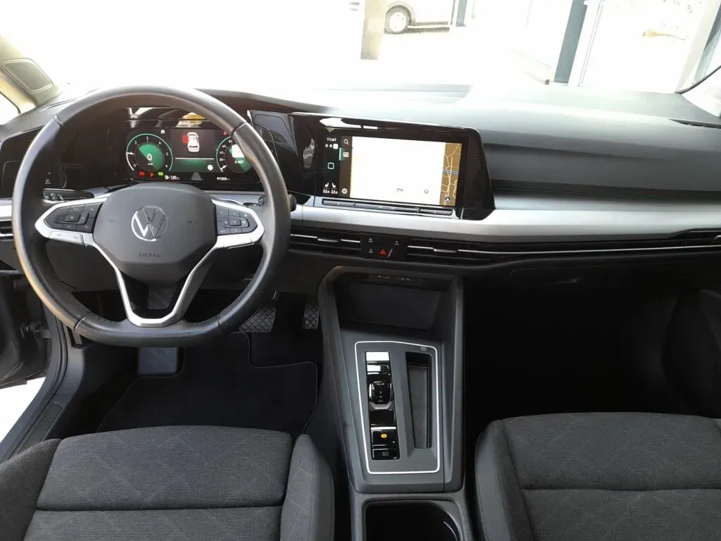 Volkswagen Golf 2023 photo 3