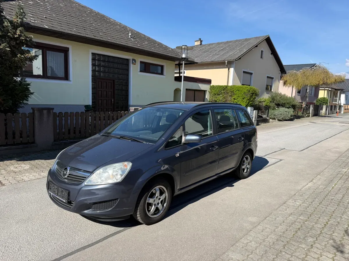 Opel Zafira 2009 photo 2