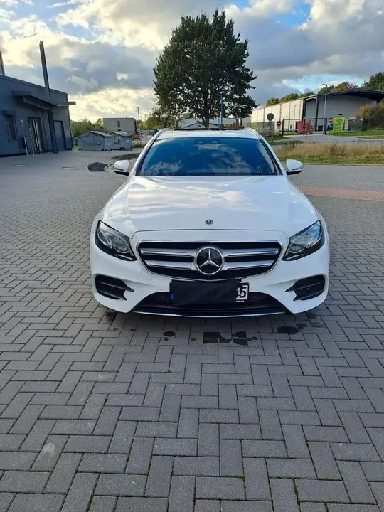 Mercedes-Benz E 220 D 4Matic