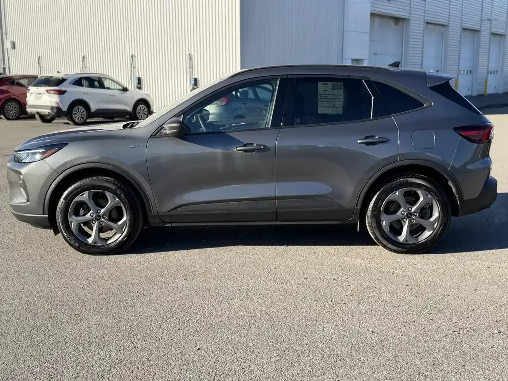 Ford Escape 2025 photo 2