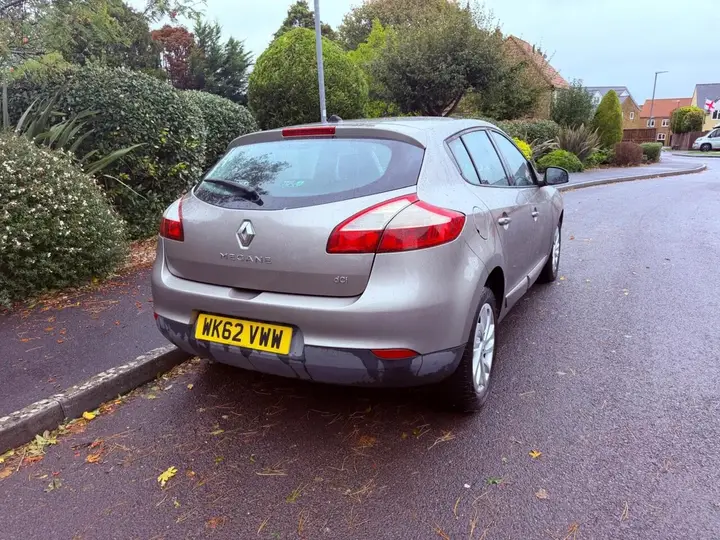 Renault Megane 2012 photo 3