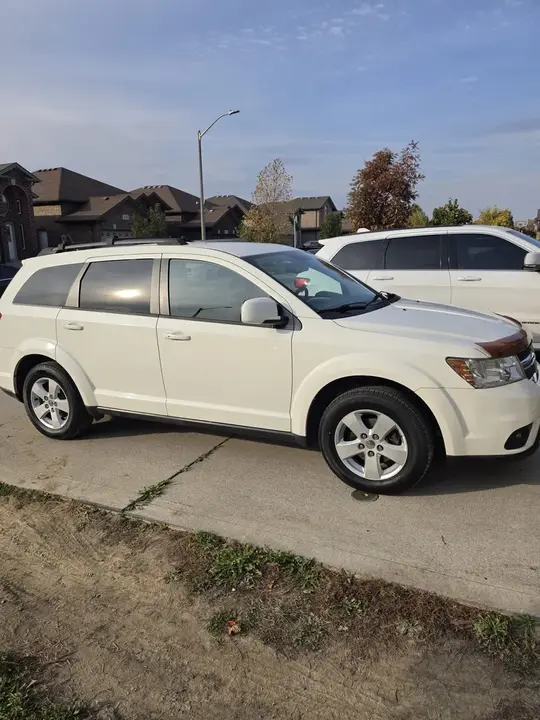 Dodge Journey 2012 photo 3
