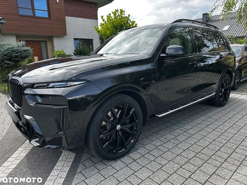 BMW X7 2023 photo 2