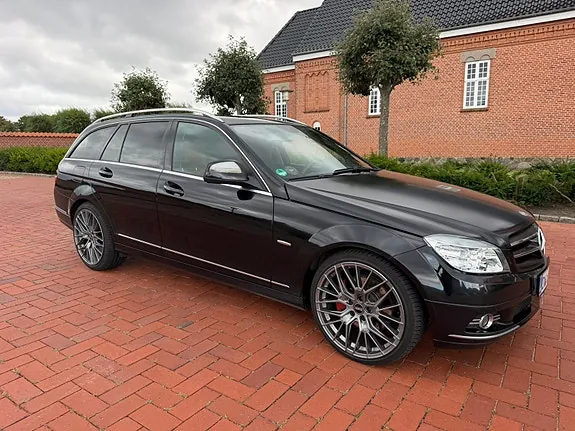 Mercedes-Benz C320