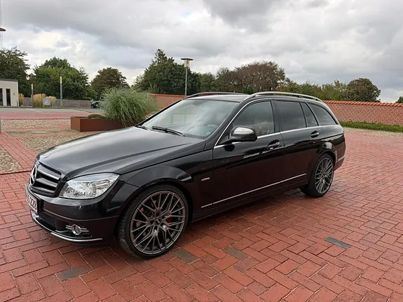 Mercedes-Benz C320 2007 photo 2