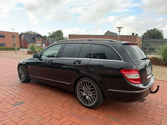 Mercedes-Benz C320 2007 photo 3