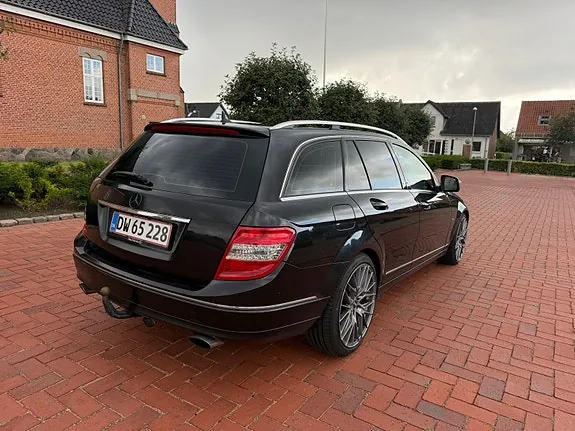 Mercedes-Benz C320 2007 photo 4