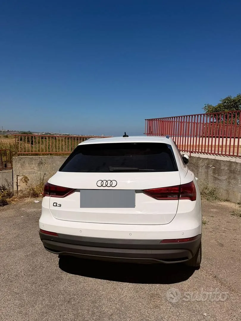 Audi Q3 2021 photo 2