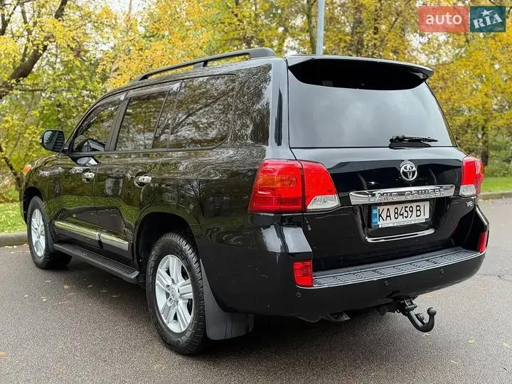 Toyota Land Cruiser 2012 photo 5