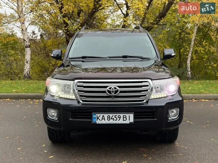 Toyota Land Cruiser 2012 photo 3
