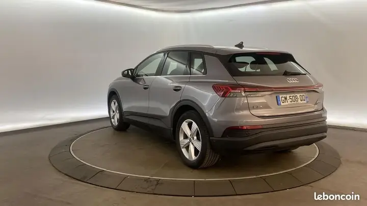 Audi Q4 2023 photo 4