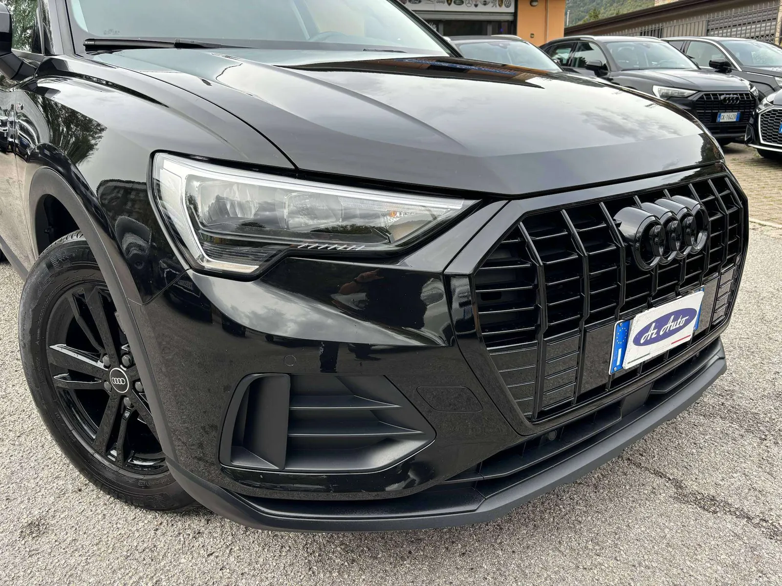Audi Q3 2022 photo 2