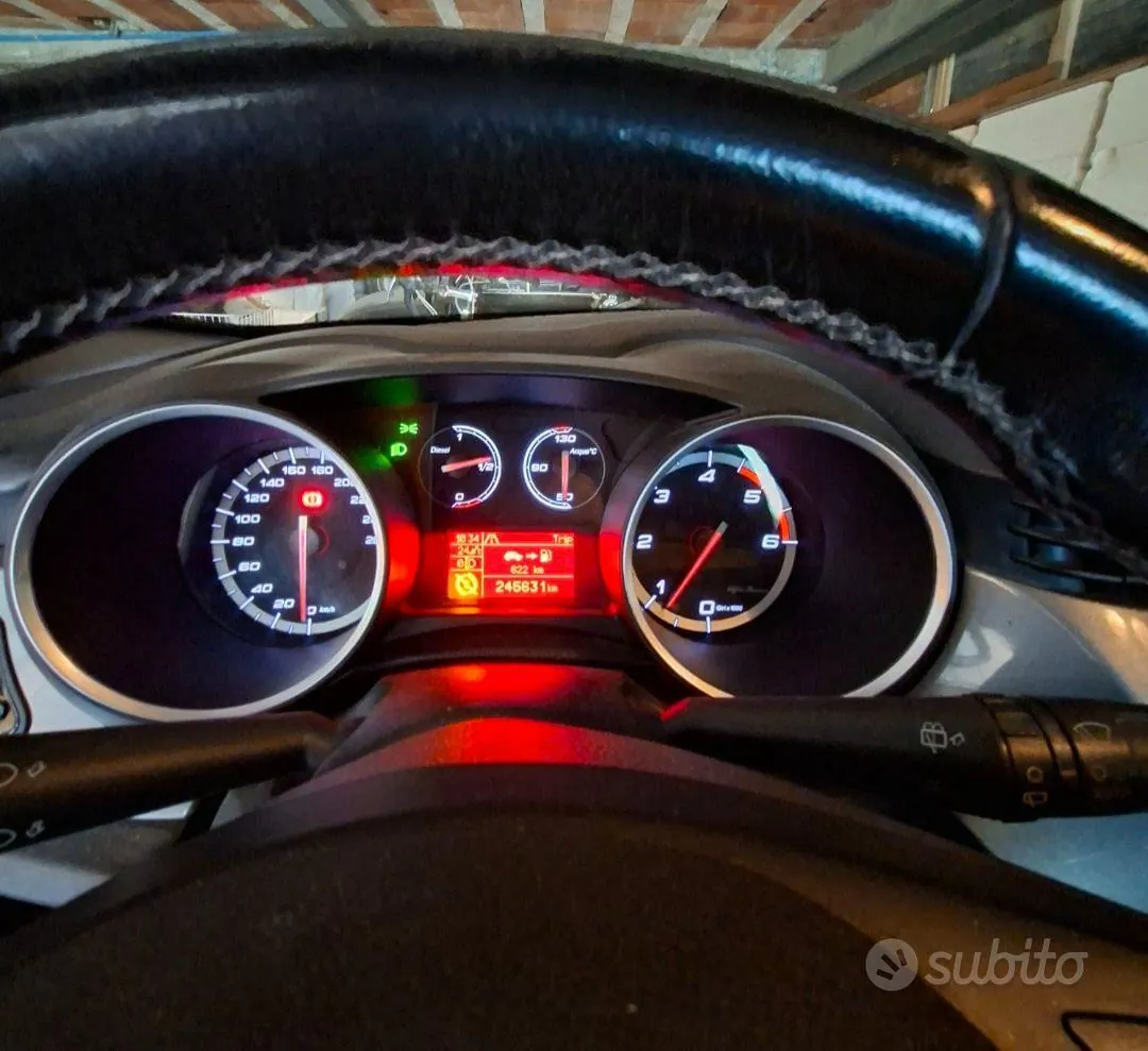 Alfa Romeo Giulietta 2012 photo 5