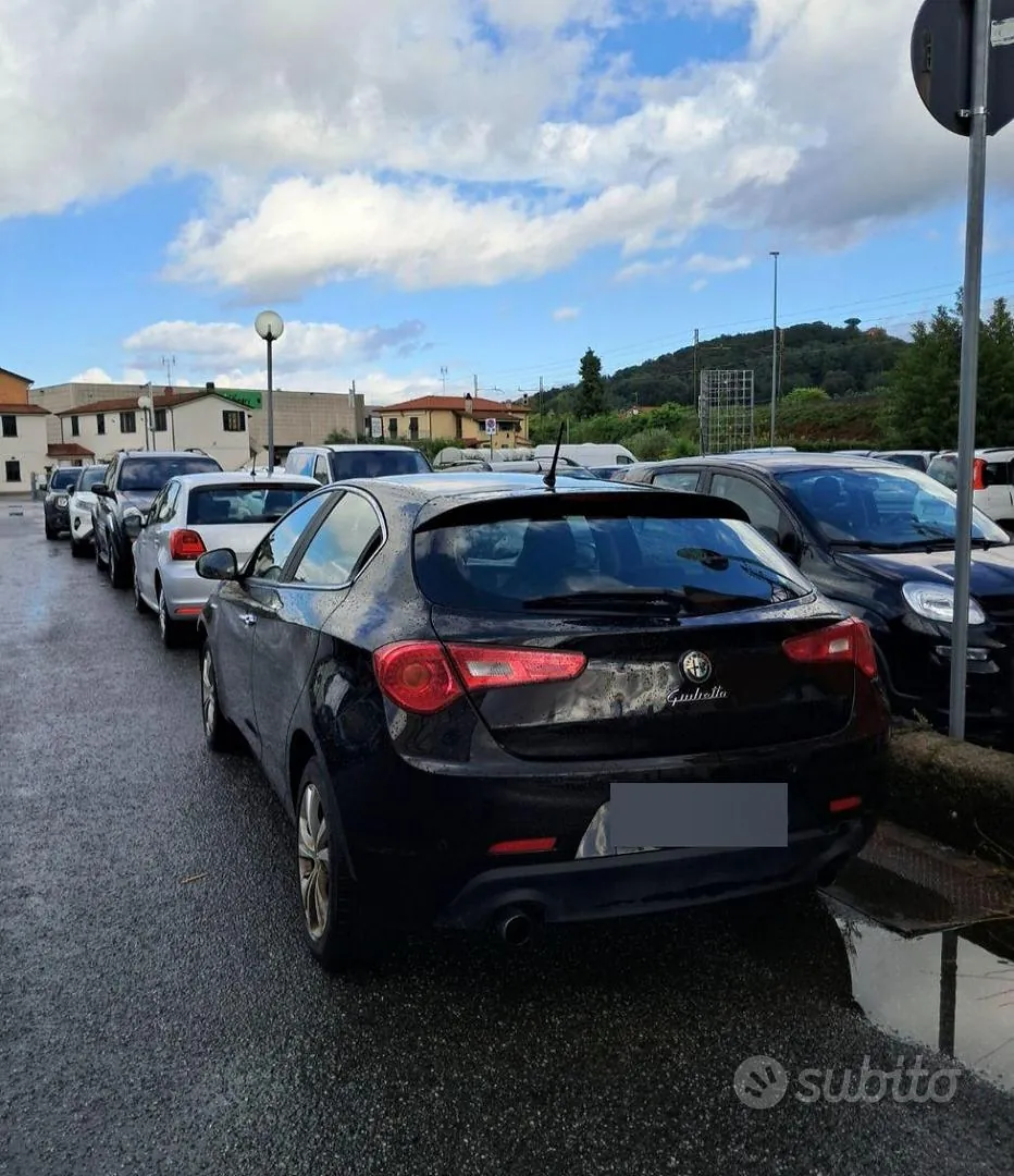 Alfa Romeo Giulietta 2012 photo 2